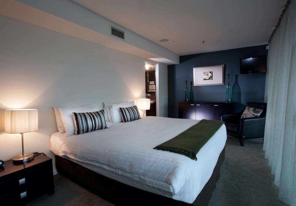Sullivans Cove Apartments Хобарт Экстерьер фото A bedroom at the hotel