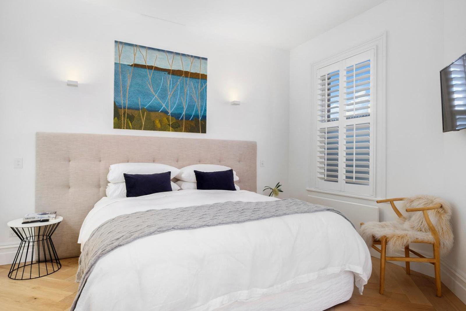 Sullivans Cove Apartments Хобарт Экстерьер фото Plantation shutters in a bedroom