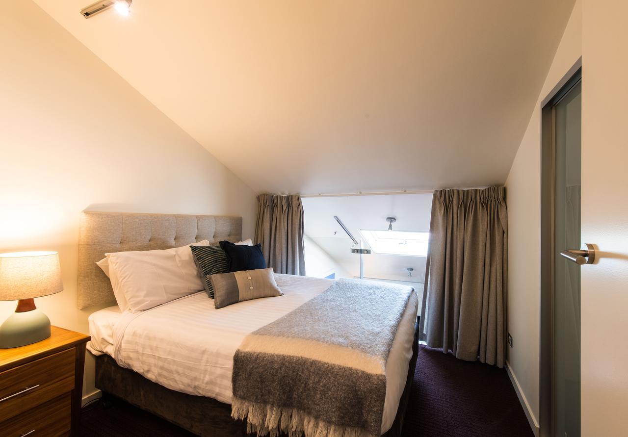 Sullivans Cove Apartments Хобарт Экстерьер фото A bedroom at the hotel