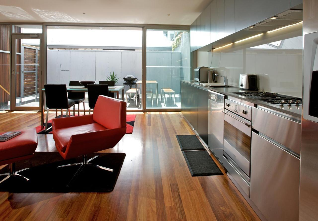 Sullivans Cove Apartments Хобарт Номер фото A modern kitchen